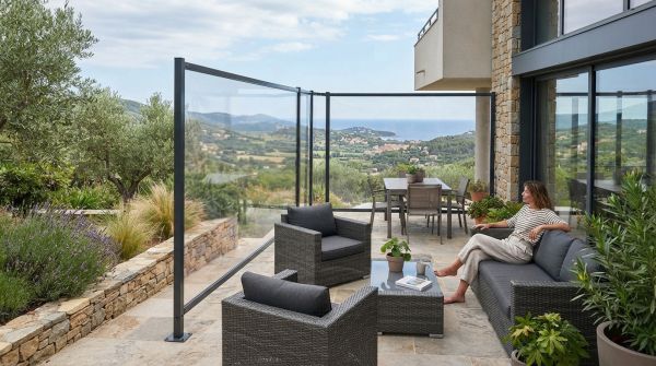 Sécurisez votre extérieur contre le vent sans obstruer la vue